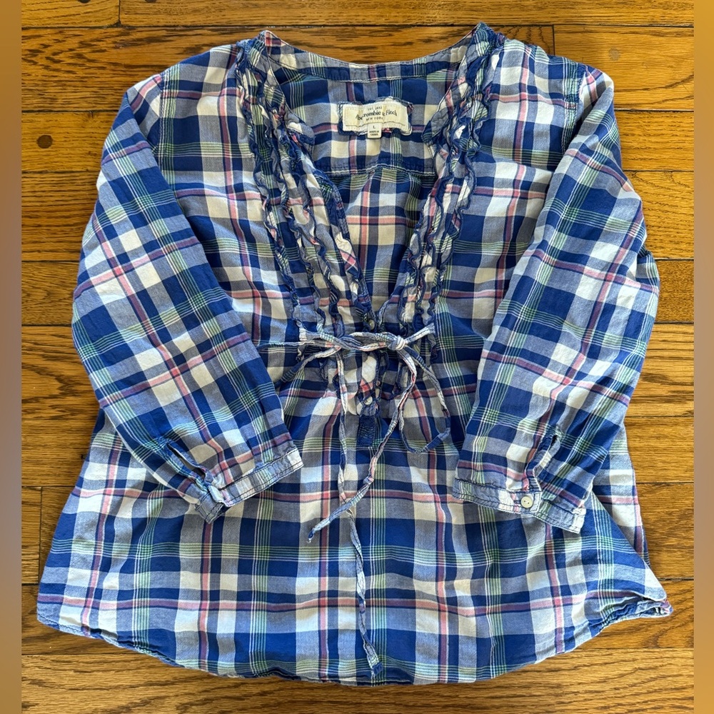 Abercrombie & Fitch Large Plaid Tie Front Blue 3/4 Sleeve